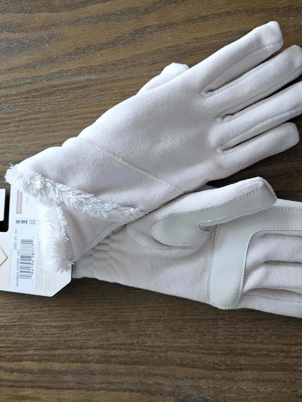 Isotoner Cozy Winter Gloves in Ivory White